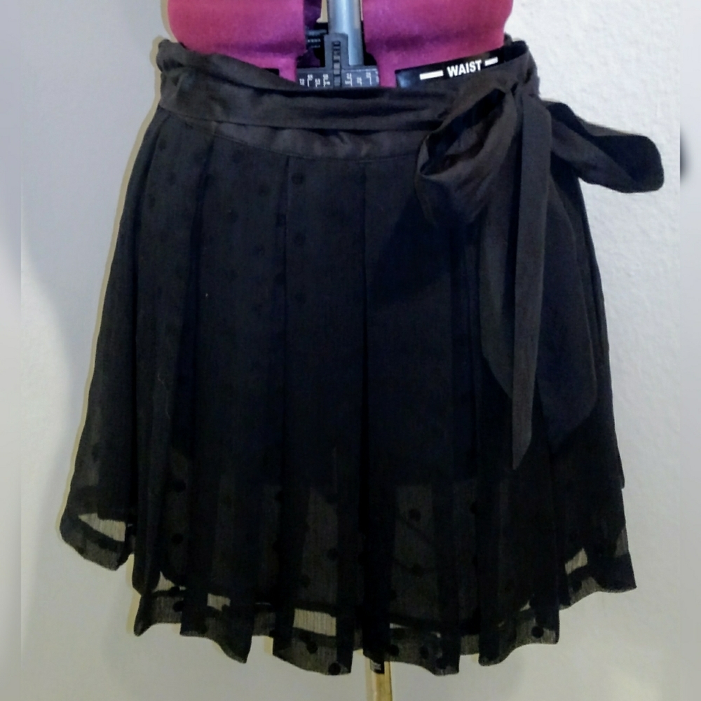 American Eagle polka dot pleated skirt